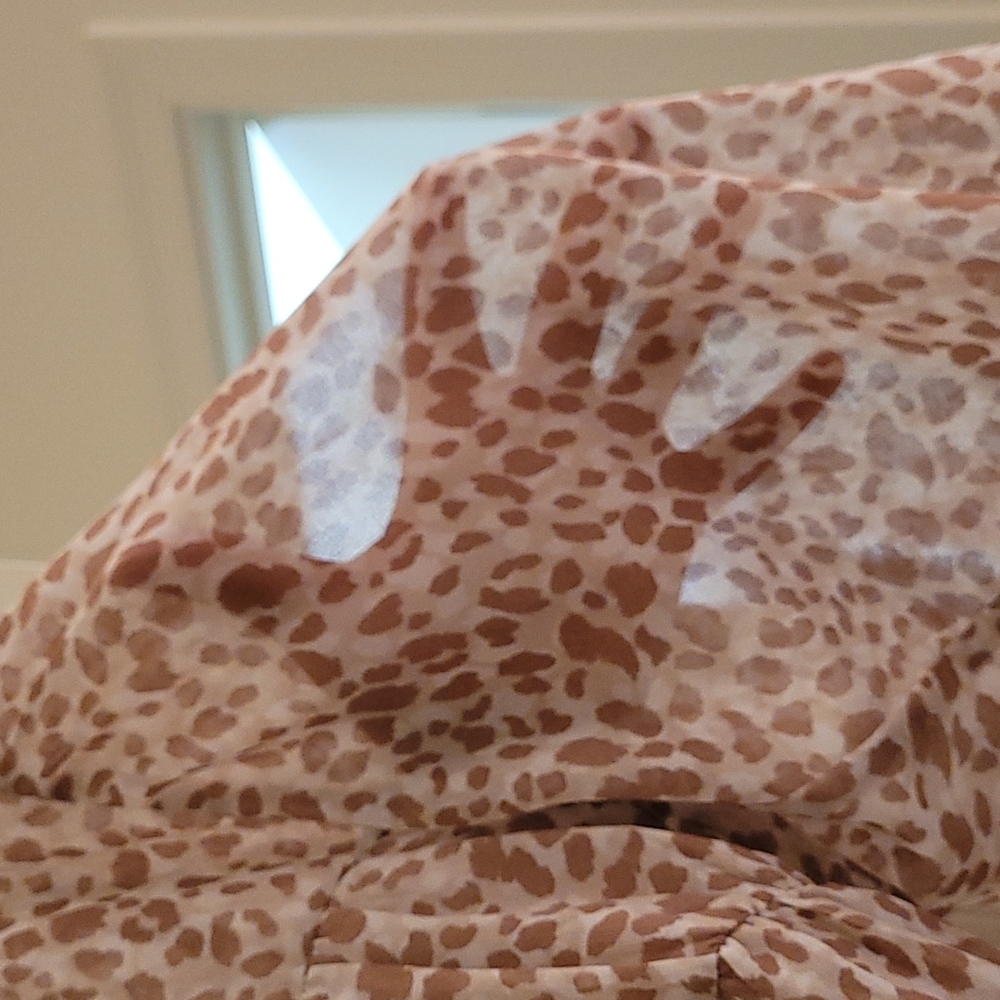 Forever 21 sheer long sleeve print top. Size Small - Picture 4 of 7
